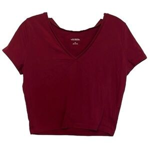 Wild fable short sleeve v neck crop top maroon